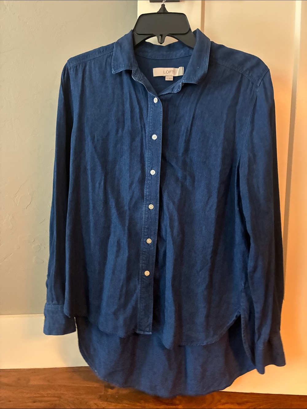 LOFT  Button-Down Shirt in Navy Blue